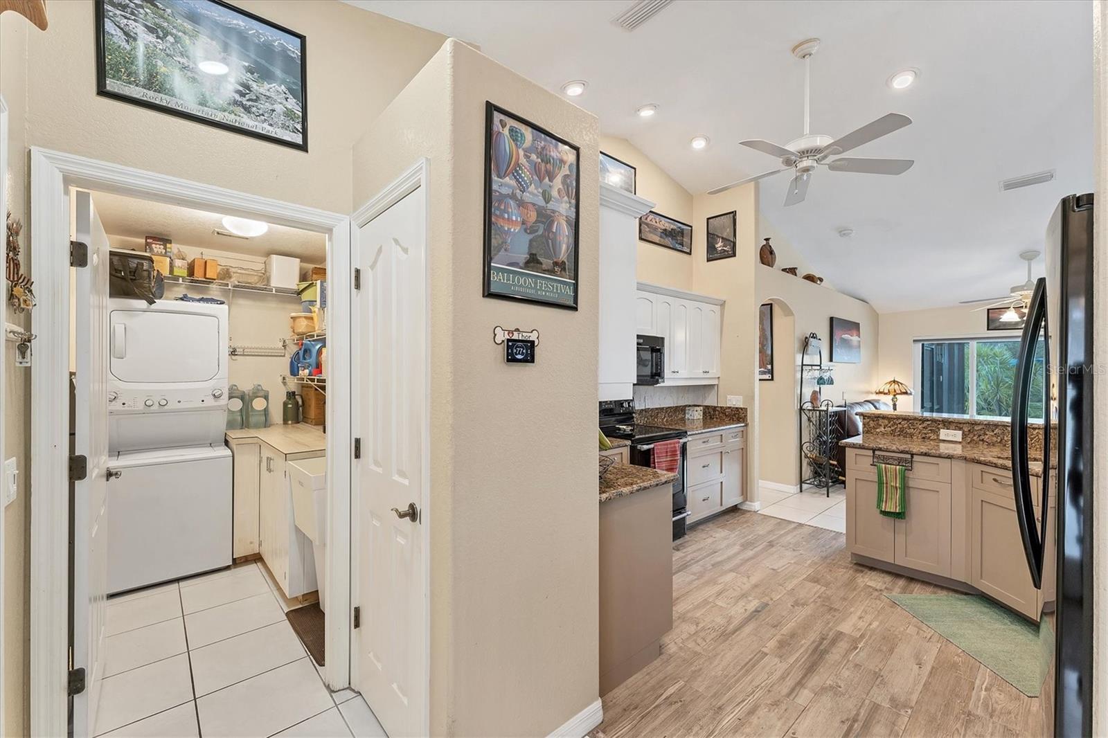 2555 DIXON TER, PORT CHARLOTTE, FL, 33981