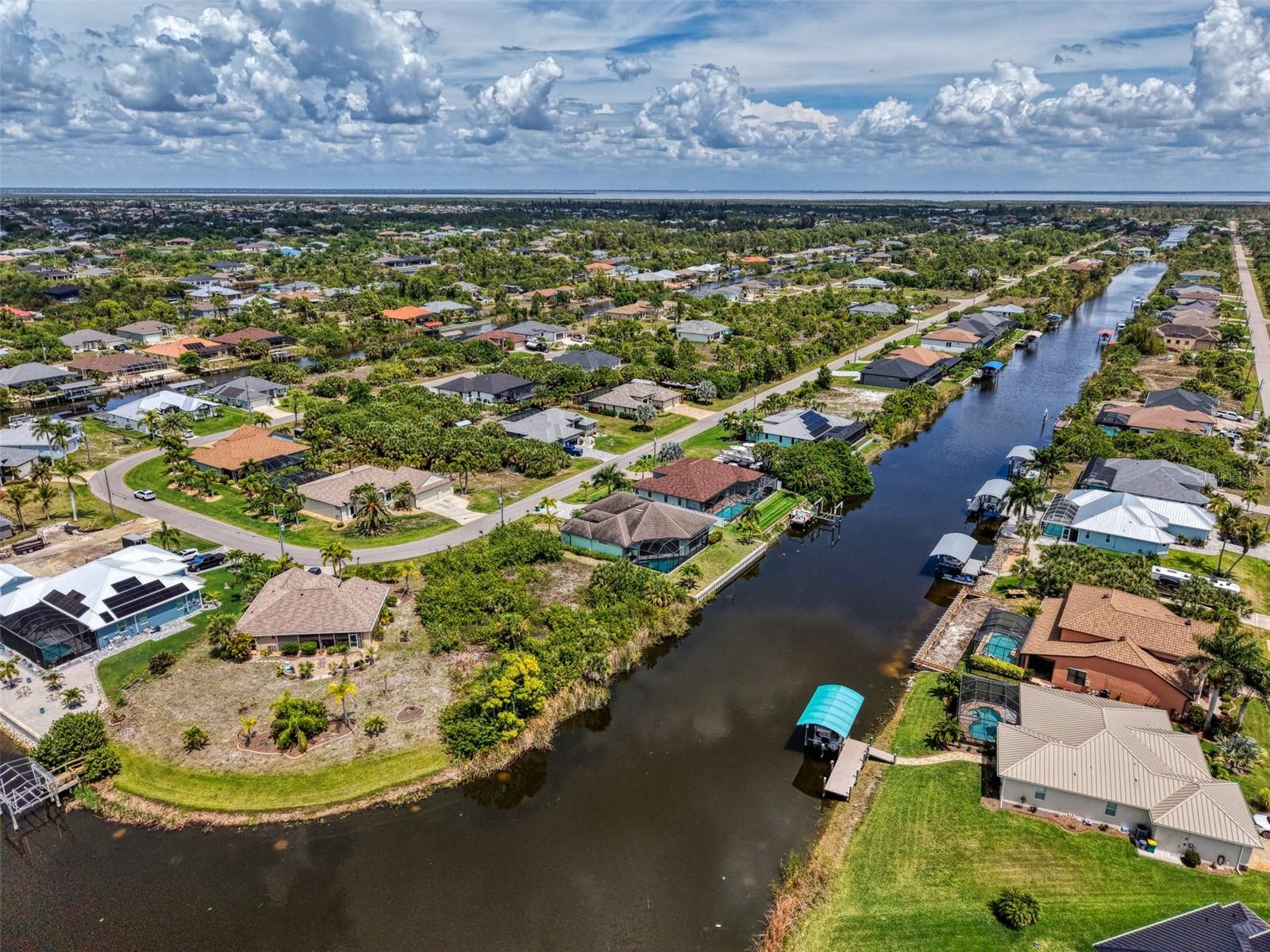 15304 HENNIPEN CIR, PORT CHARLOTTE, FL, 33981