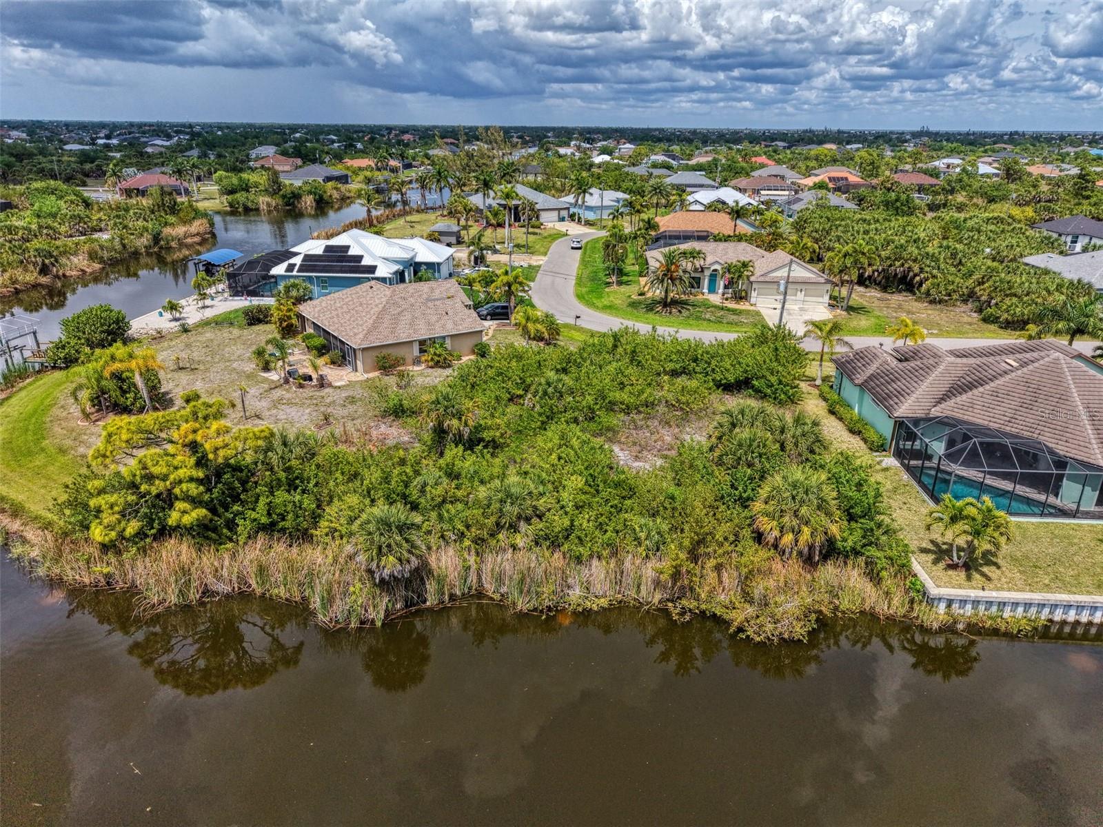 15304 HENNIPEN CIR, PORT CHARLOTTE, FL, 33981