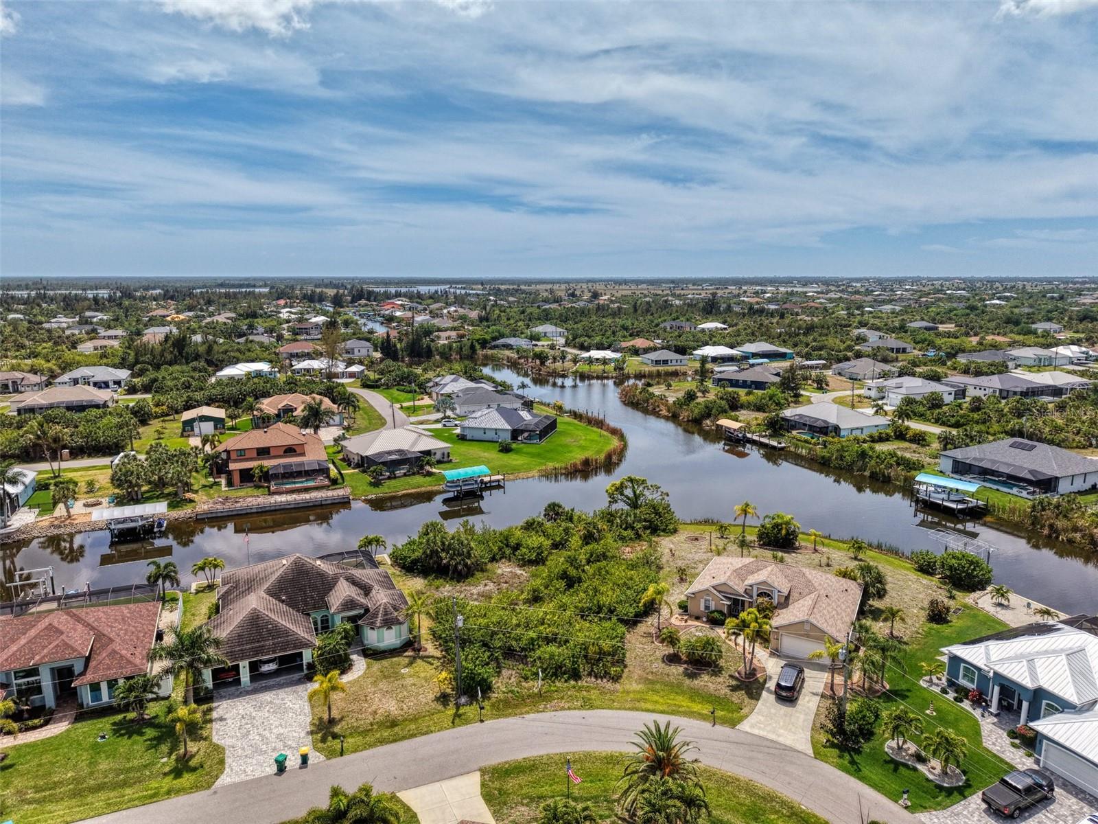 15304 HENNIPEN CIR, PORT CHARLOTTE, FL, 33981