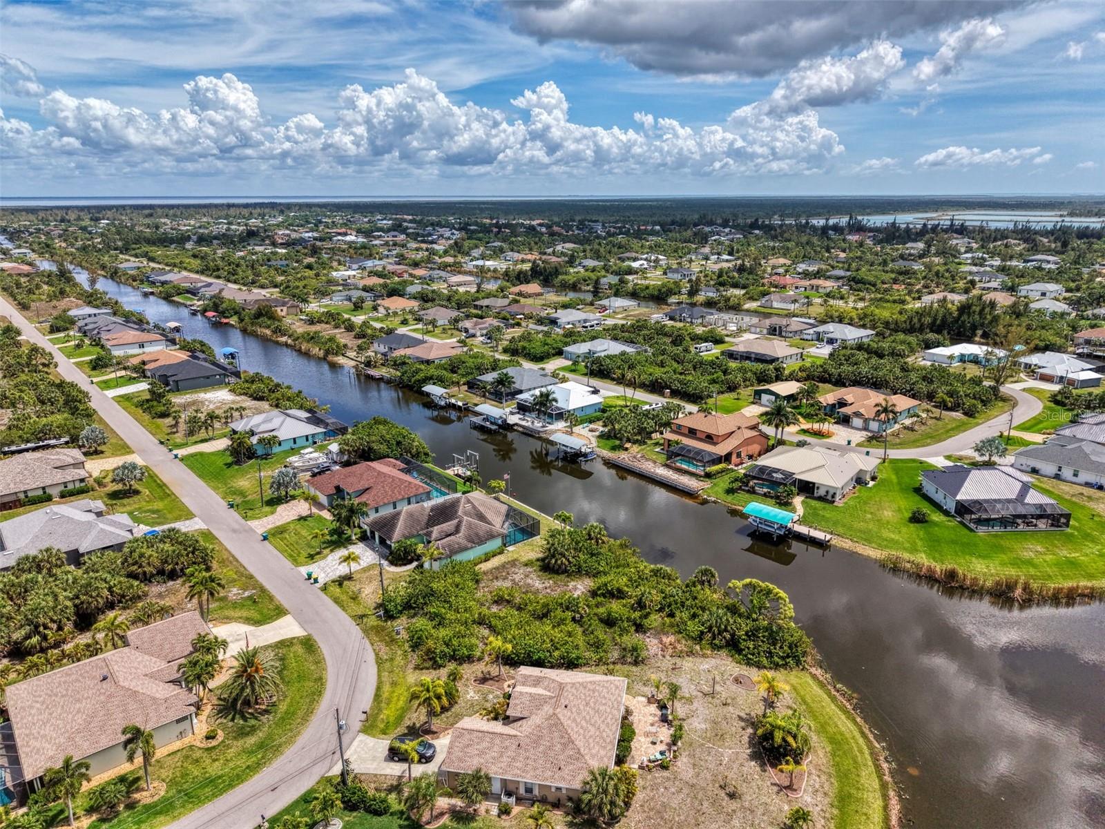 15304 HENNIPEN CIR, PORT CHARLOTTE, FL, 33981