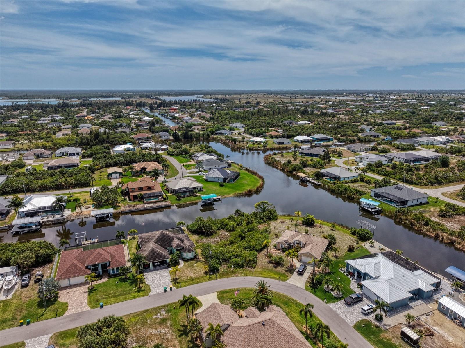 15304 HENNIPEN CIR, PORT CHARLOTTE, FL, 33981