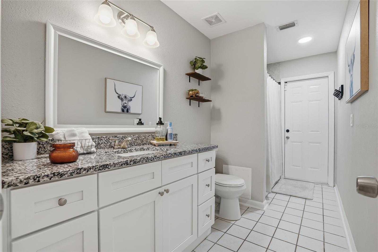 Second bath with pool access