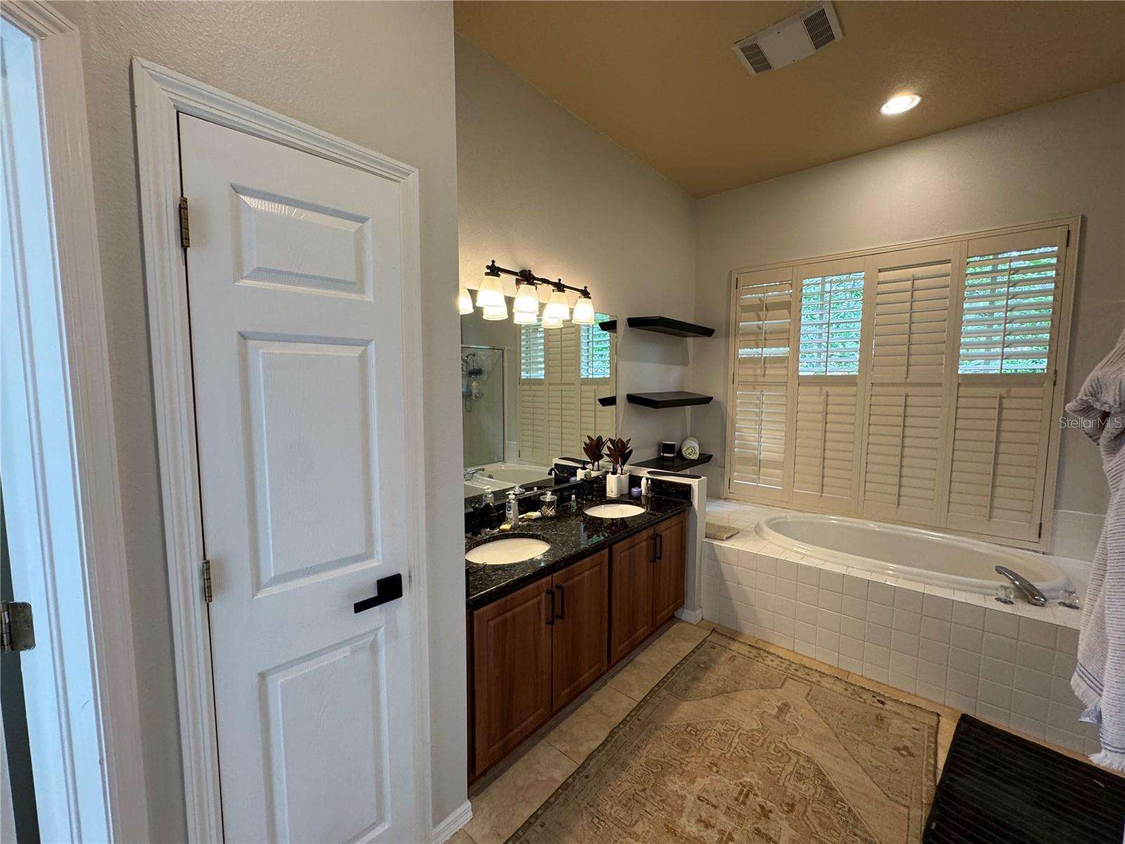 8731 TANTALLON CIR, TAMPA, FL, 33647