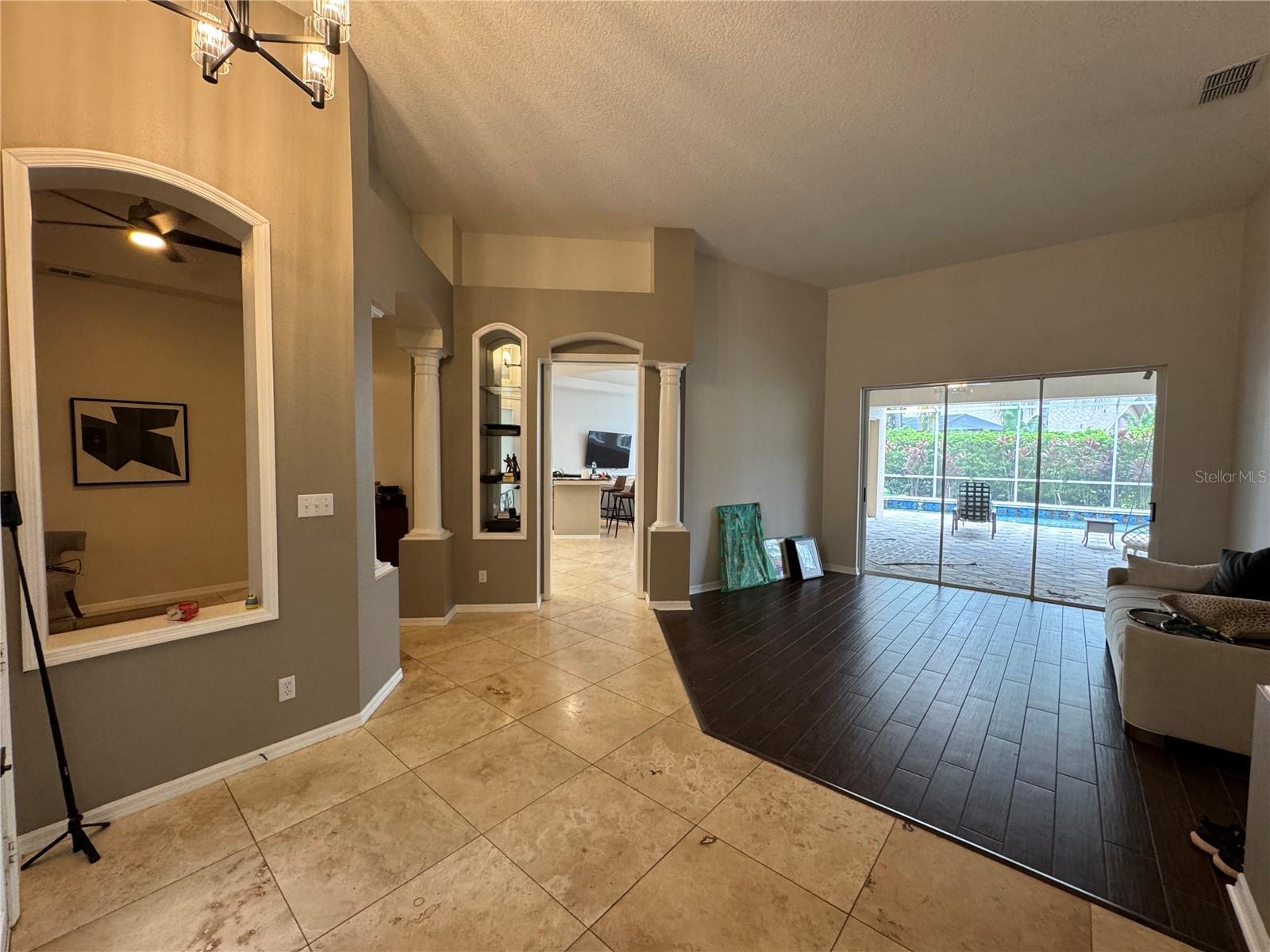 8731 TANTALLON CIR, TAMPA, FL, 33647