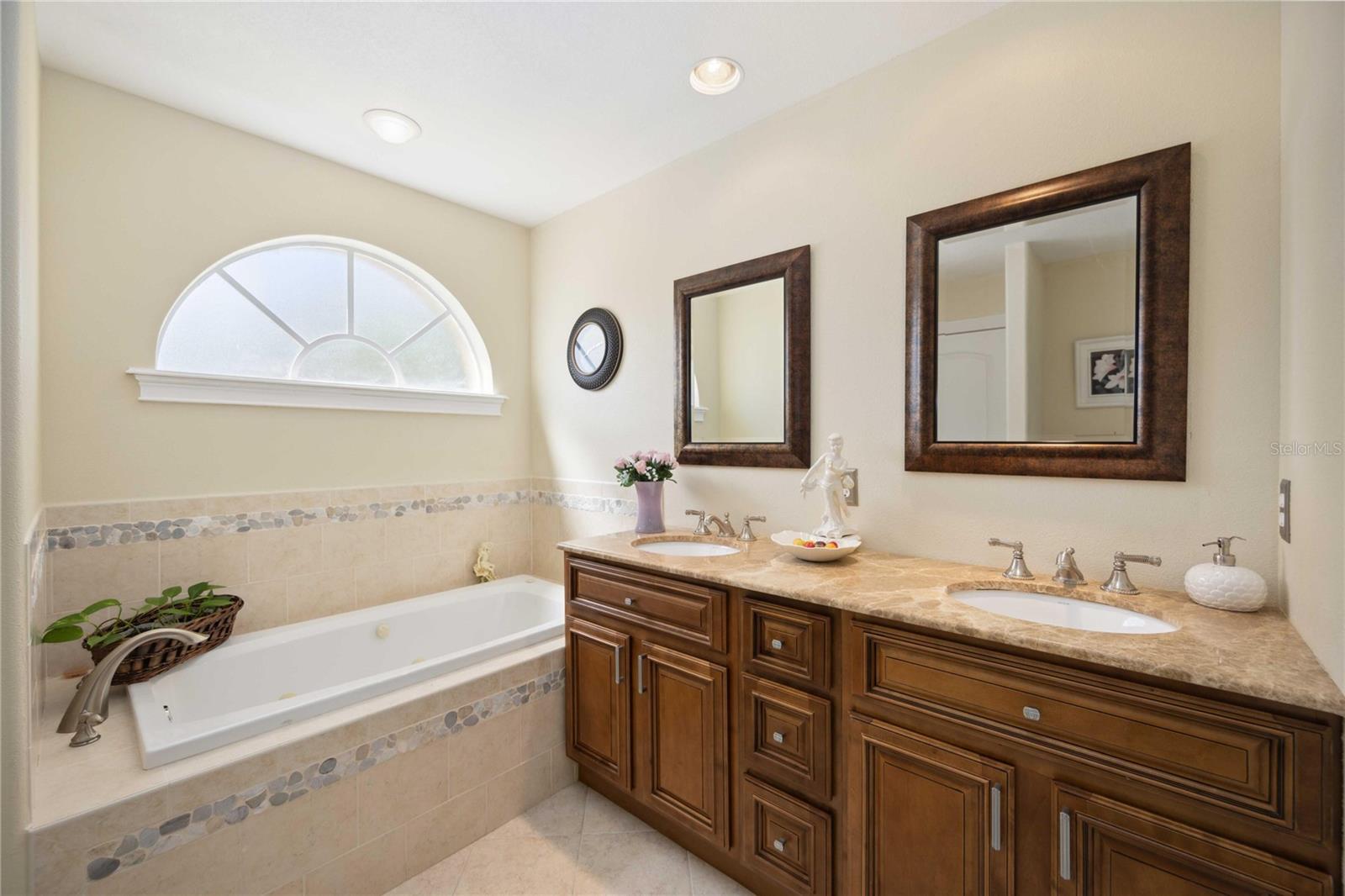 1621 DR MARTIN LUTHER KING WAY, SARASOTA, FL, 34234