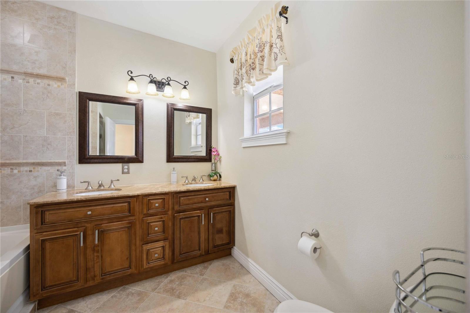 1621 DR MARTIN LUTHER KING WAY, SARASOTA, FL, 34234