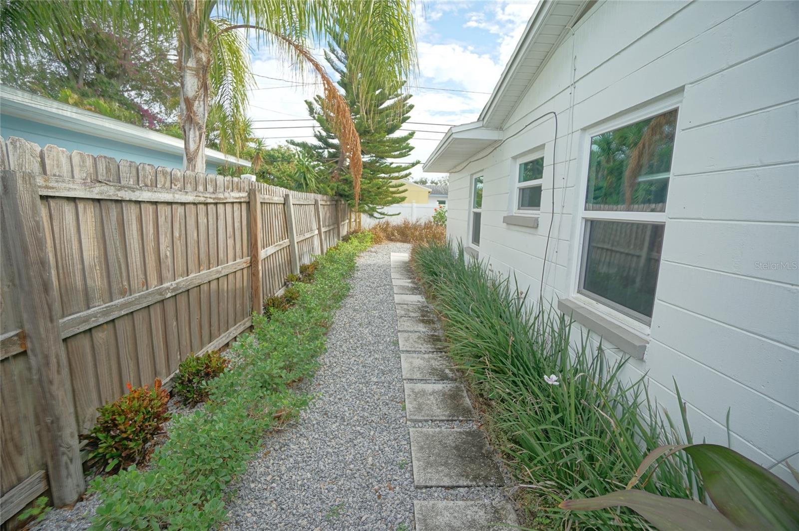 7325 10TH ST N, ST PETERSBURG, FL, 33702