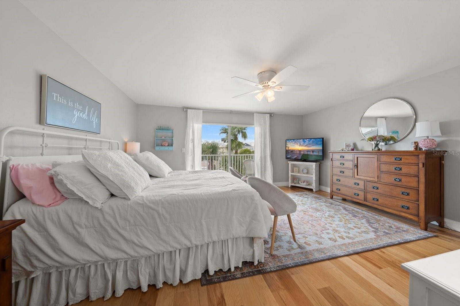 Expansive space to unwind and reset.