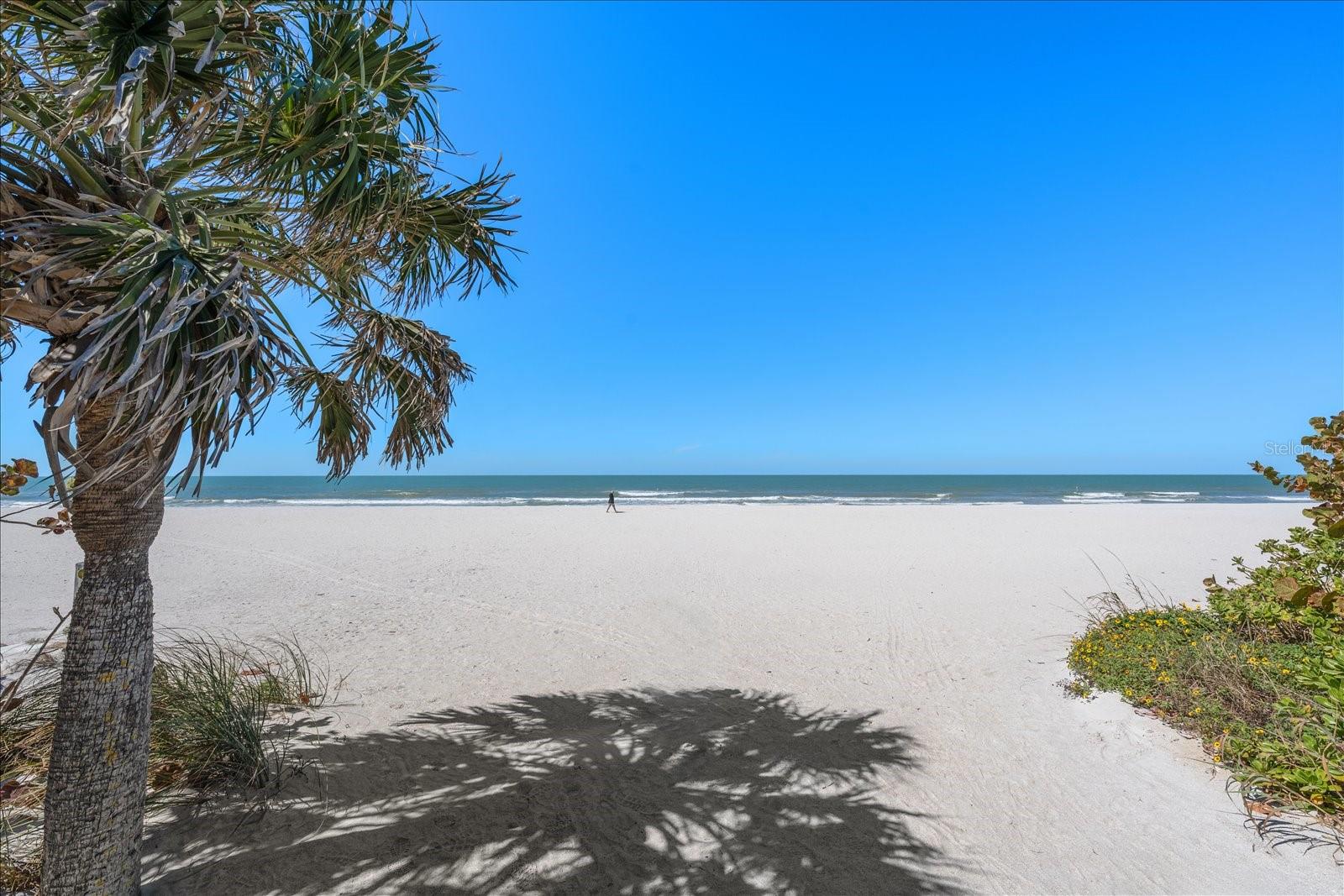 Sandy beaches and glistening Gulf waters for miles!