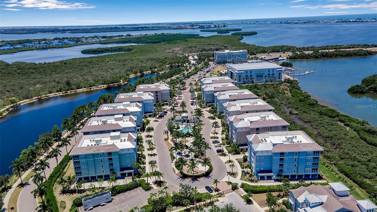 376 ARUBA CIR #301, BRADENTON, FL, 34209