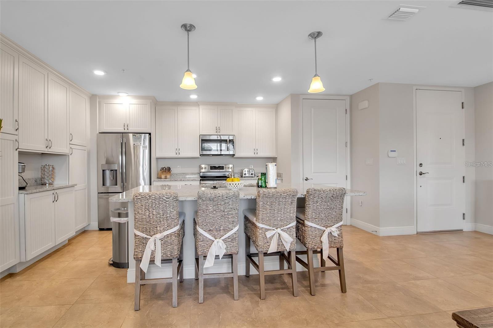 376 ARUBA CIR #301, BRADENTON, FL, 34209