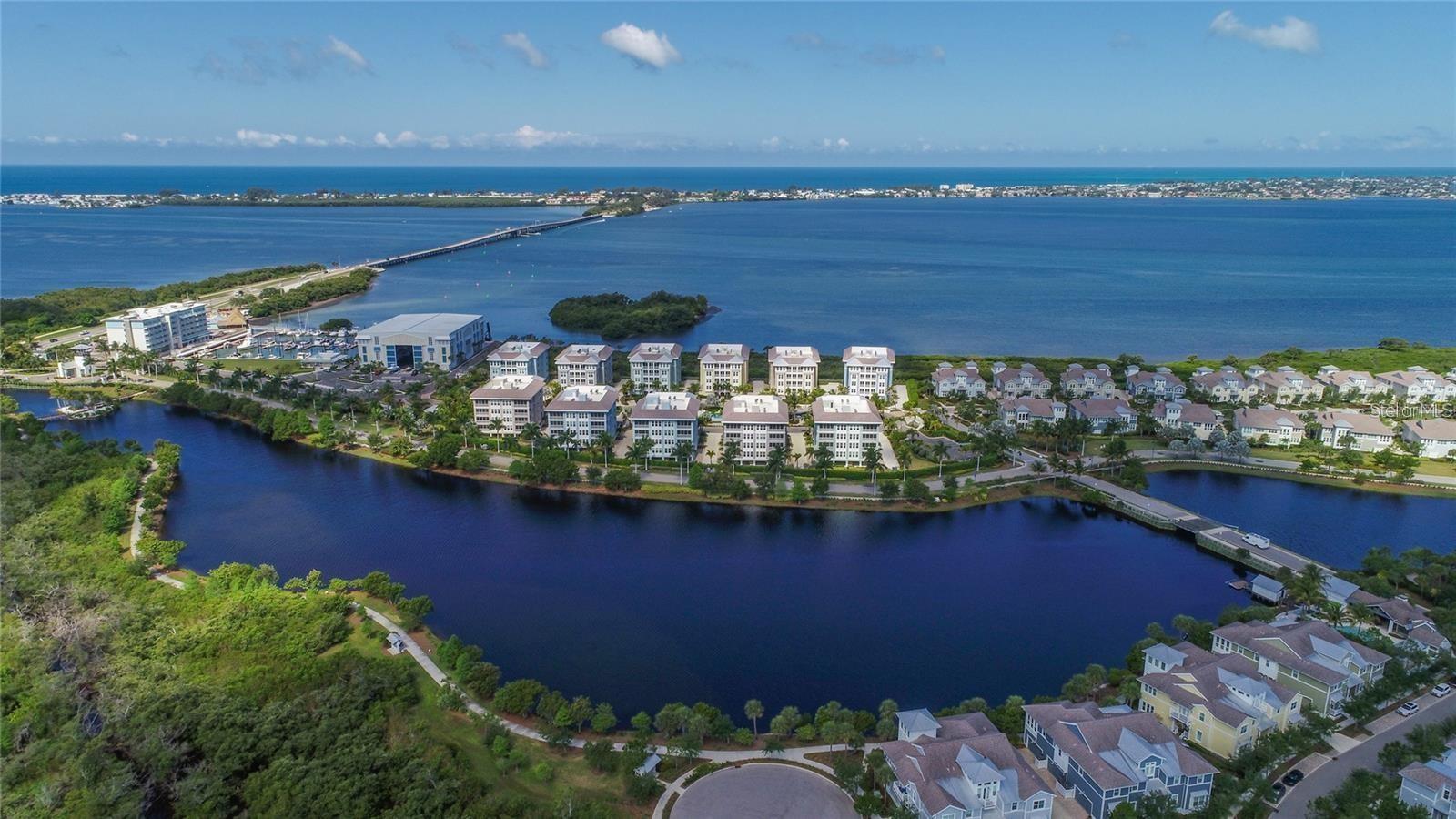 376 ARUBA CIR #301, BRADENTON, FL, 34209