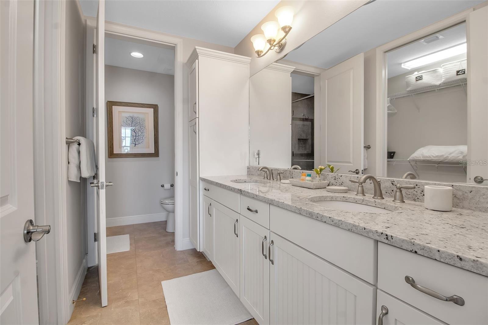 376 ARUBA CIR #301, BRADENTON, FL, 34209