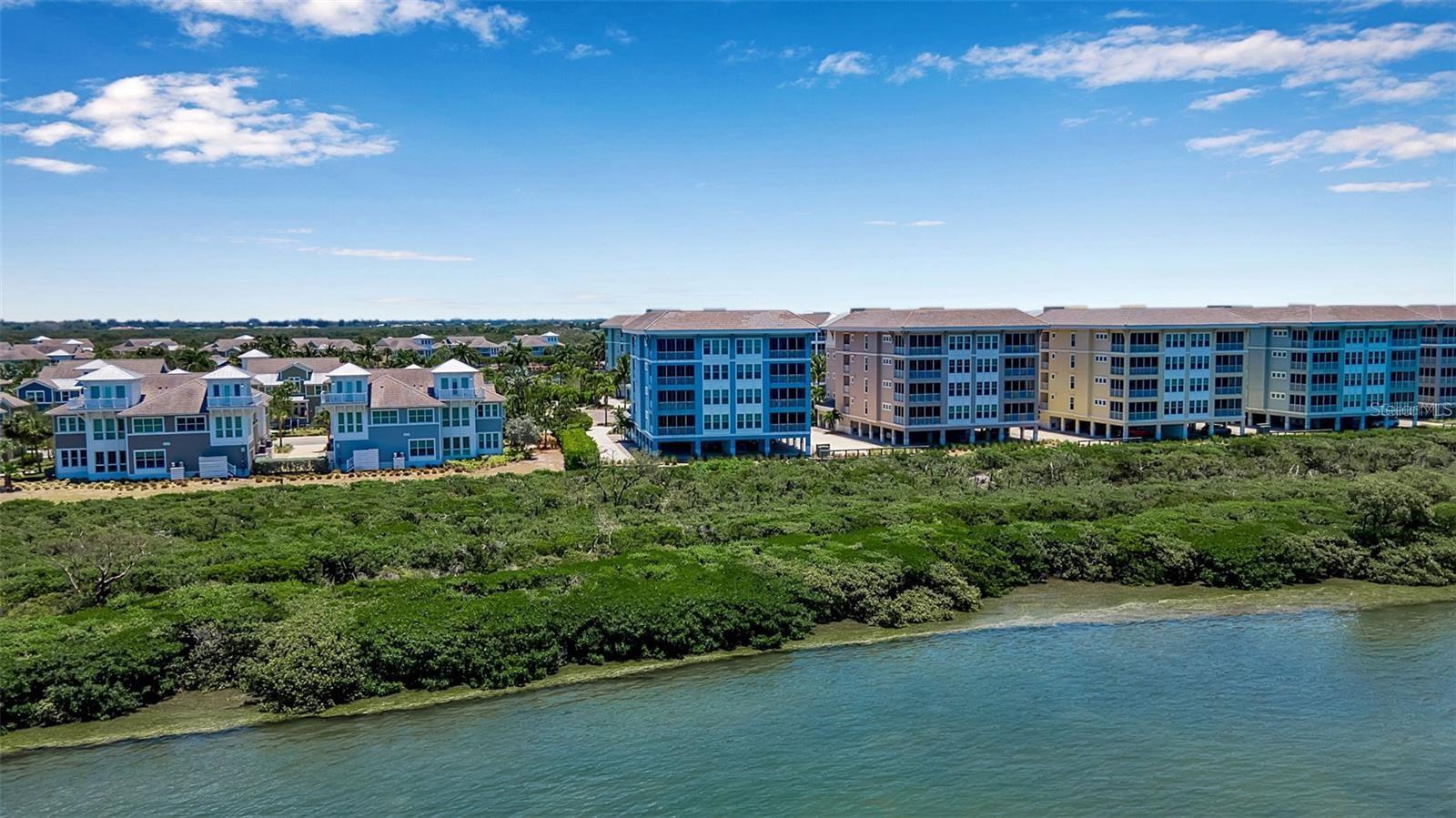 376 ARUBA CIR #301, BRADENTON, FL, 34209