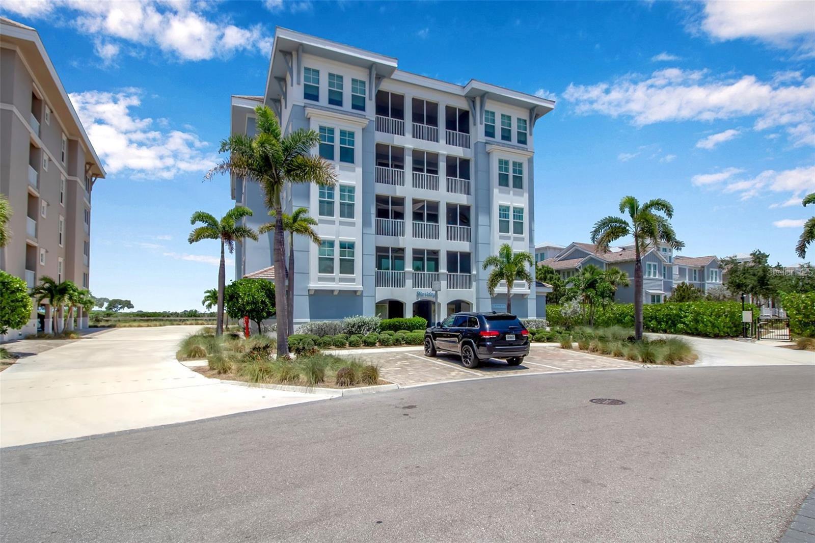 376 ARUBA CIR #301, BRADENTON, FL, 34209