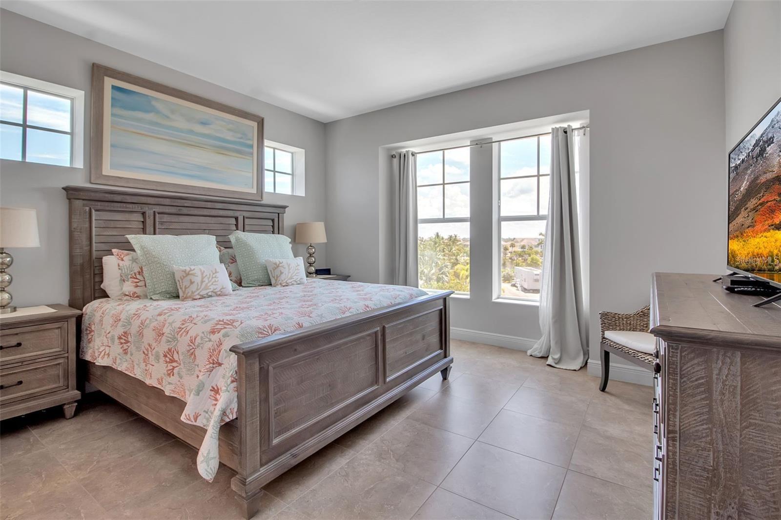 376 ARUBA CIR #301, BRADENTON, FL, 34209
