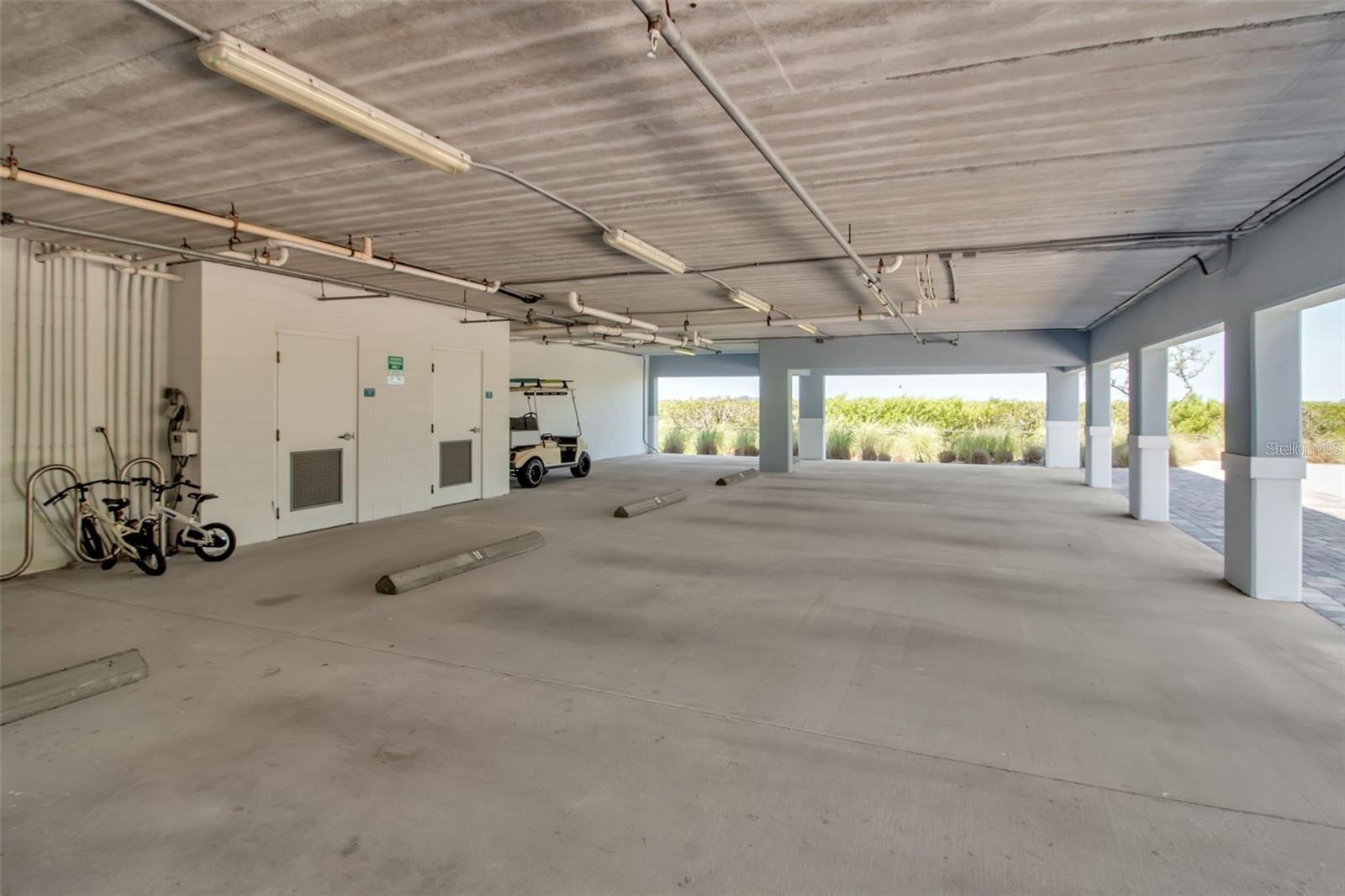 376 ARUBA CIR #301, BRADENTON, FL, 34209
