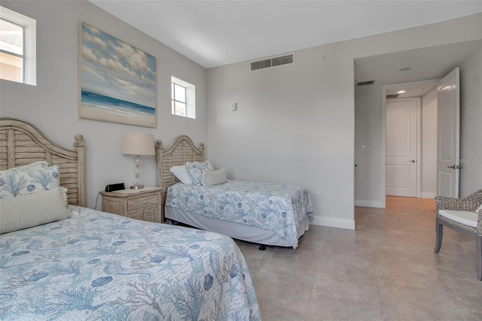 376 ARUBA CIR #301, BRADENTON, FL, 34209