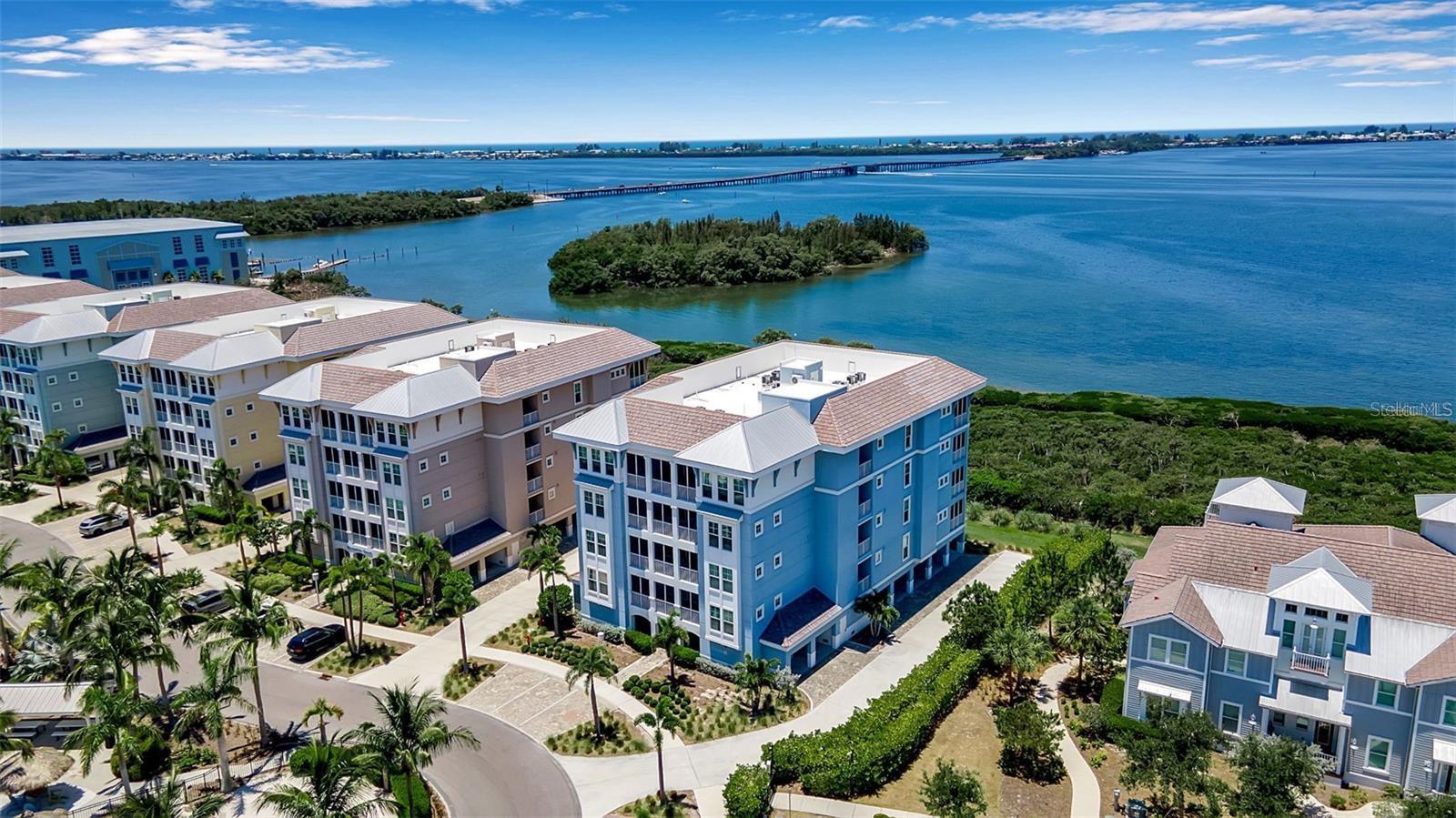 376 ARUBA CIR #301, BRADENTON, FL, 34209