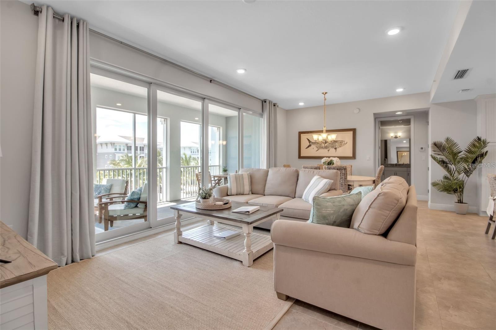 376 ARUBA CIR #301, BRADENTON, FL, 34209