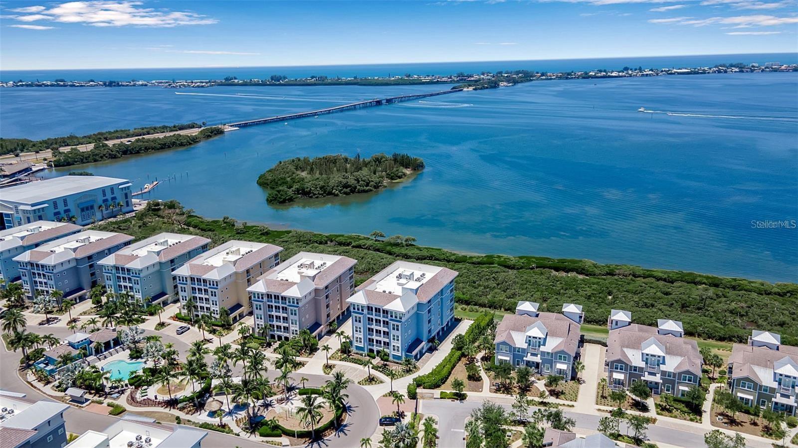 376 ARUBA CIR #301, BRADENTON, FL, 34209