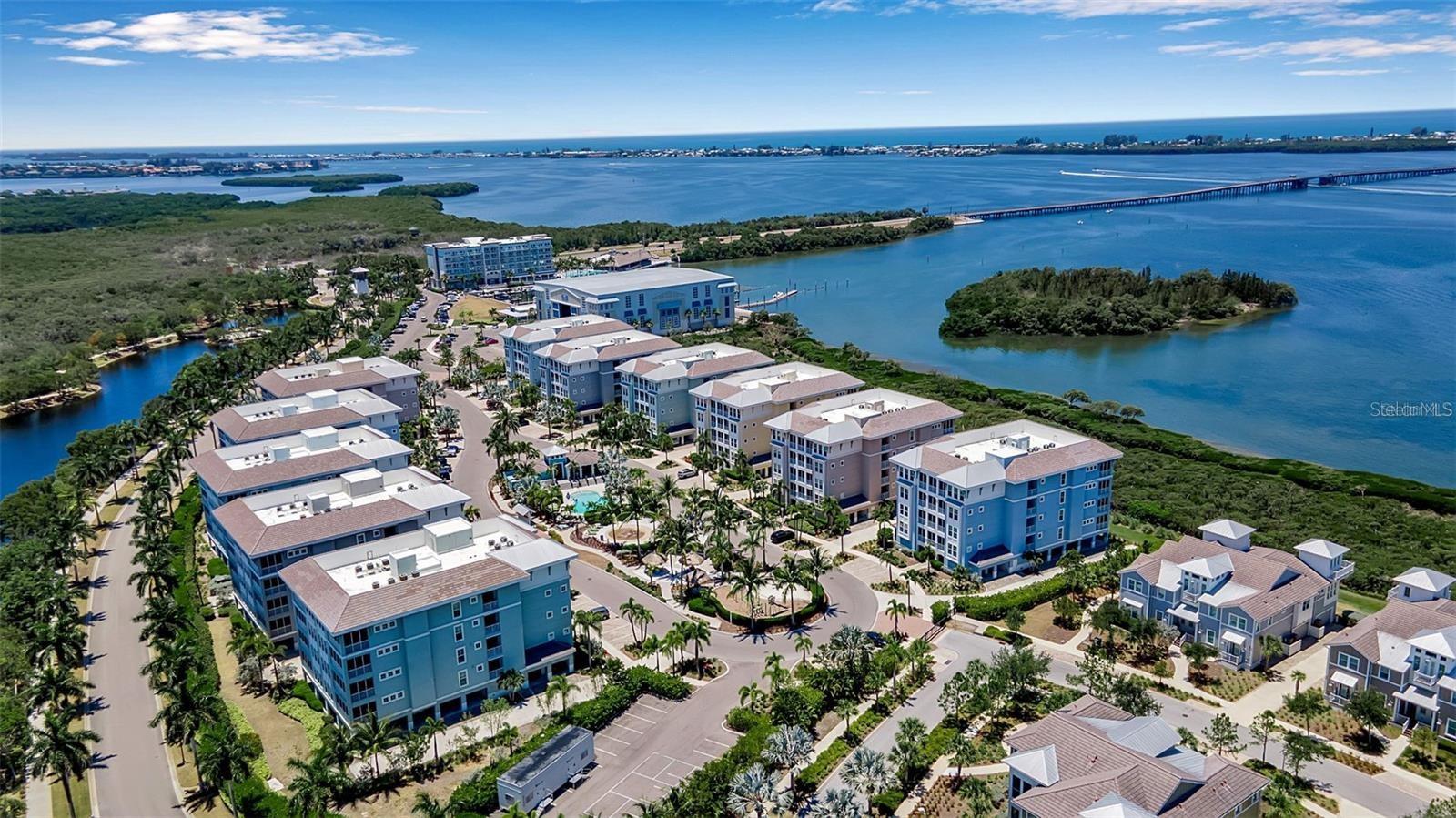 376 ARUBA CIR #301, BRADENTON, FL, 34209