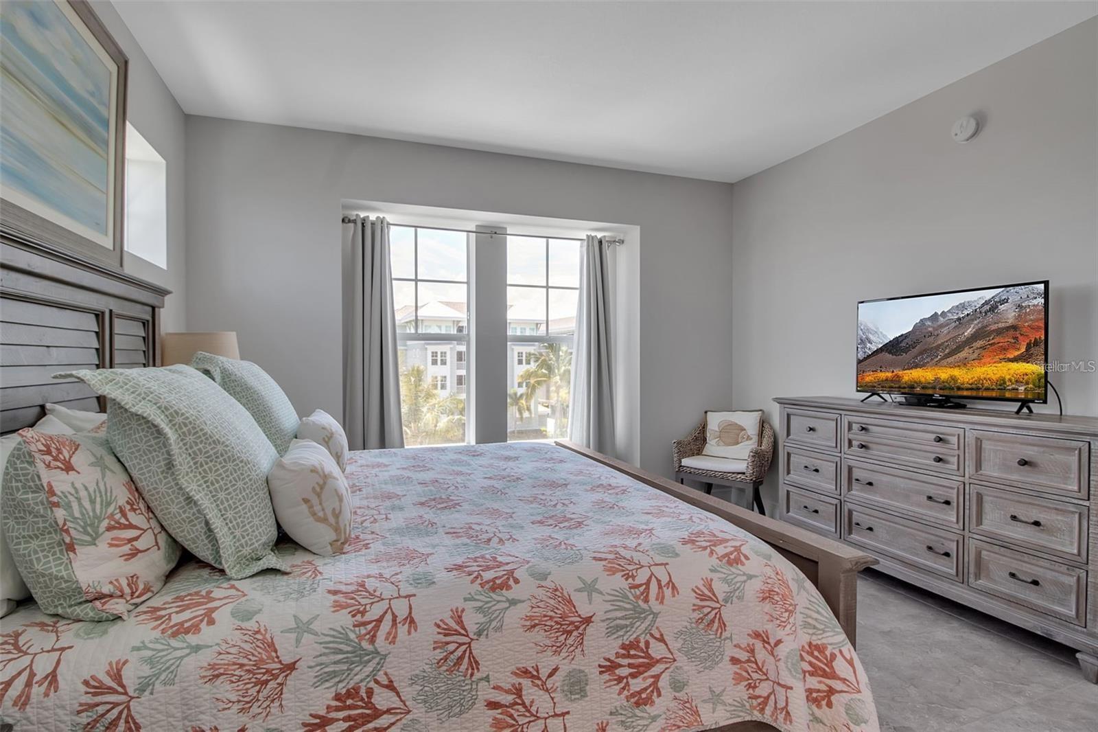 376 ARUBA CIR #301, BRADENTON, FL, 34209
