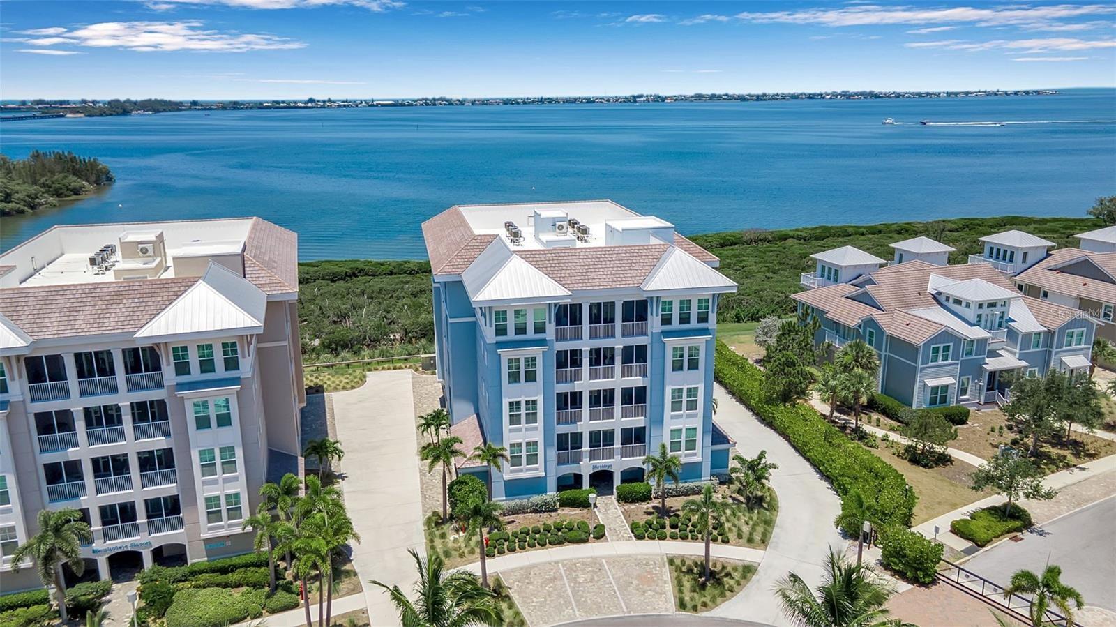 376 ARUBA CIR #301, BRADENTON, FL, 34209