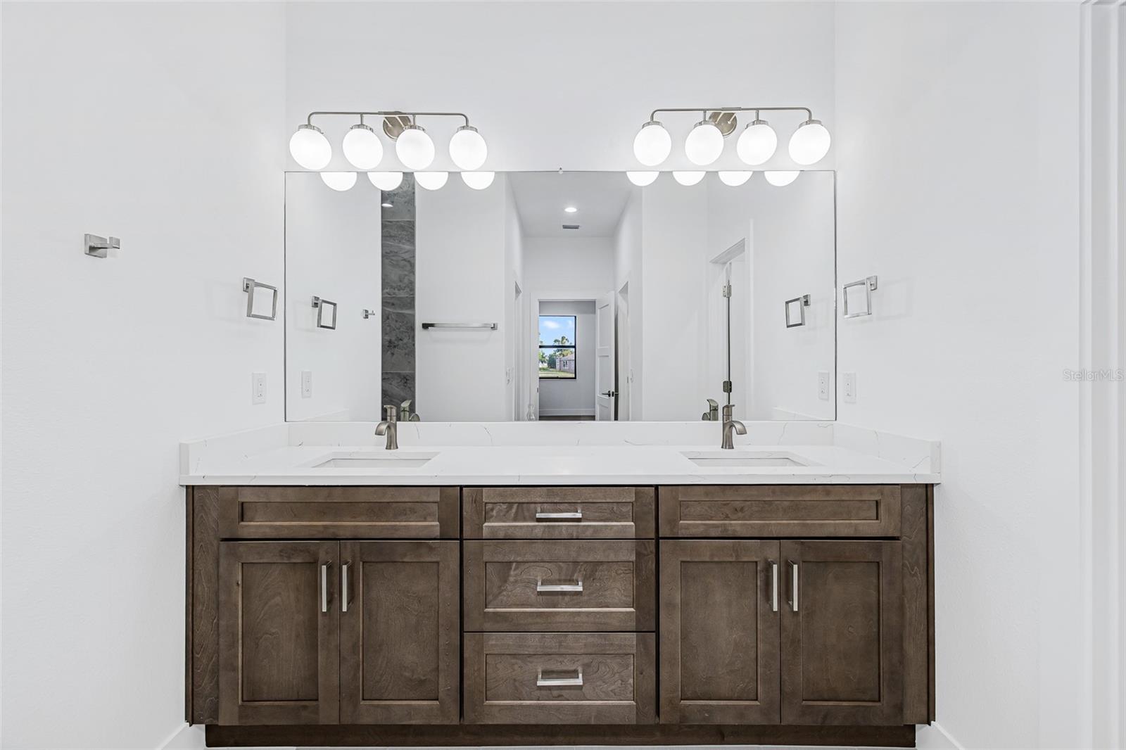 41 MARK TWAIN LN, ROTONDA WEST, FL, 33947