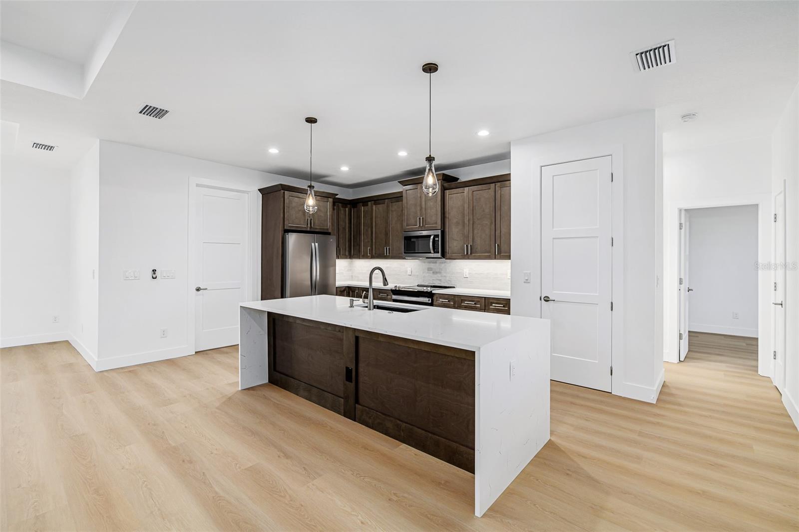 41 MARK TWAIN LN, ROTONDA WEST, FL, 33947