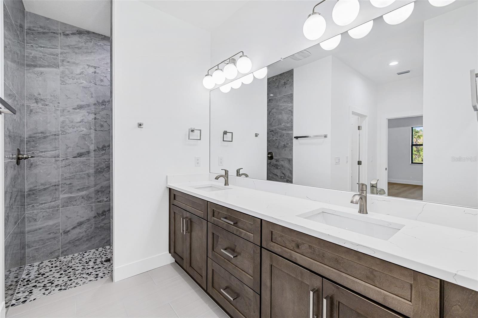 41 MARK TWAIN LN, ROTONDA WEST, FL, 33947