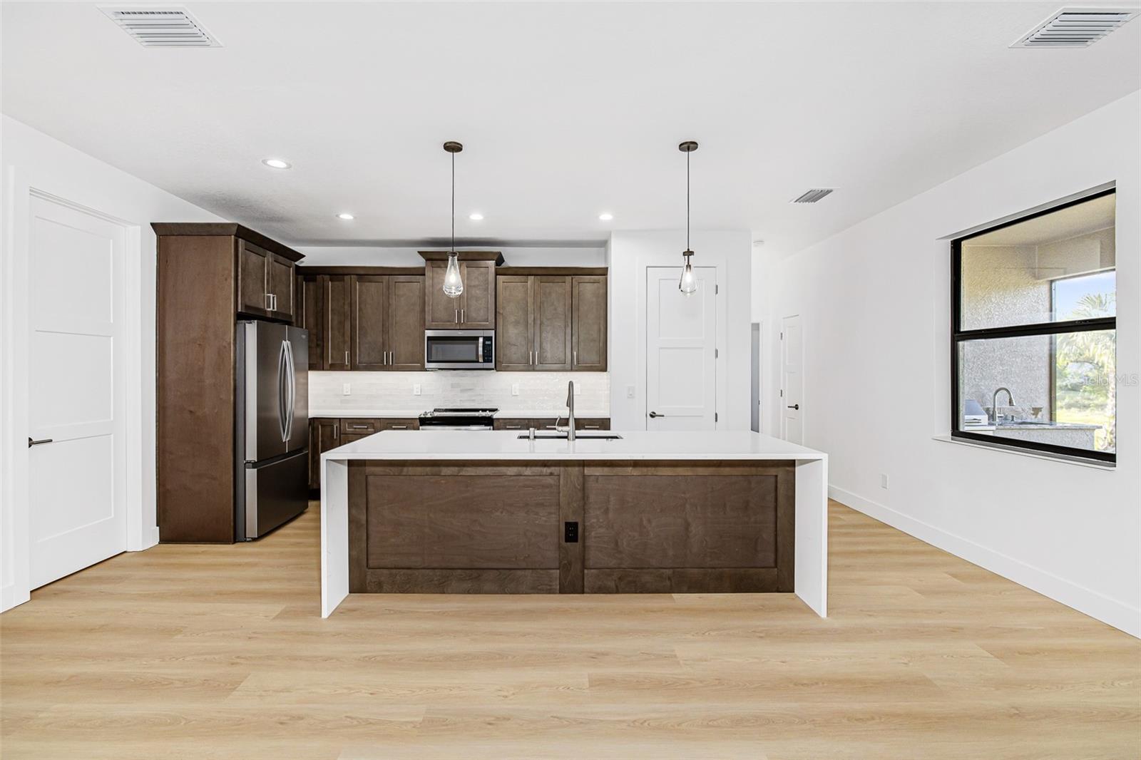 41 MARK TWAIN LN, ROTONDA WEST, FL, 33947