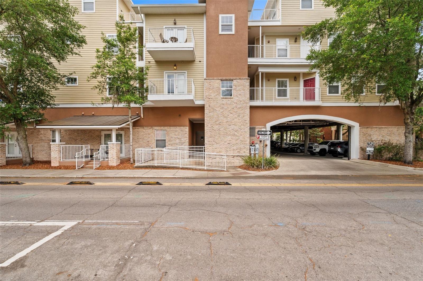 1500 NW 4TH AVE #208, GAINESVILLE, FL, 32603