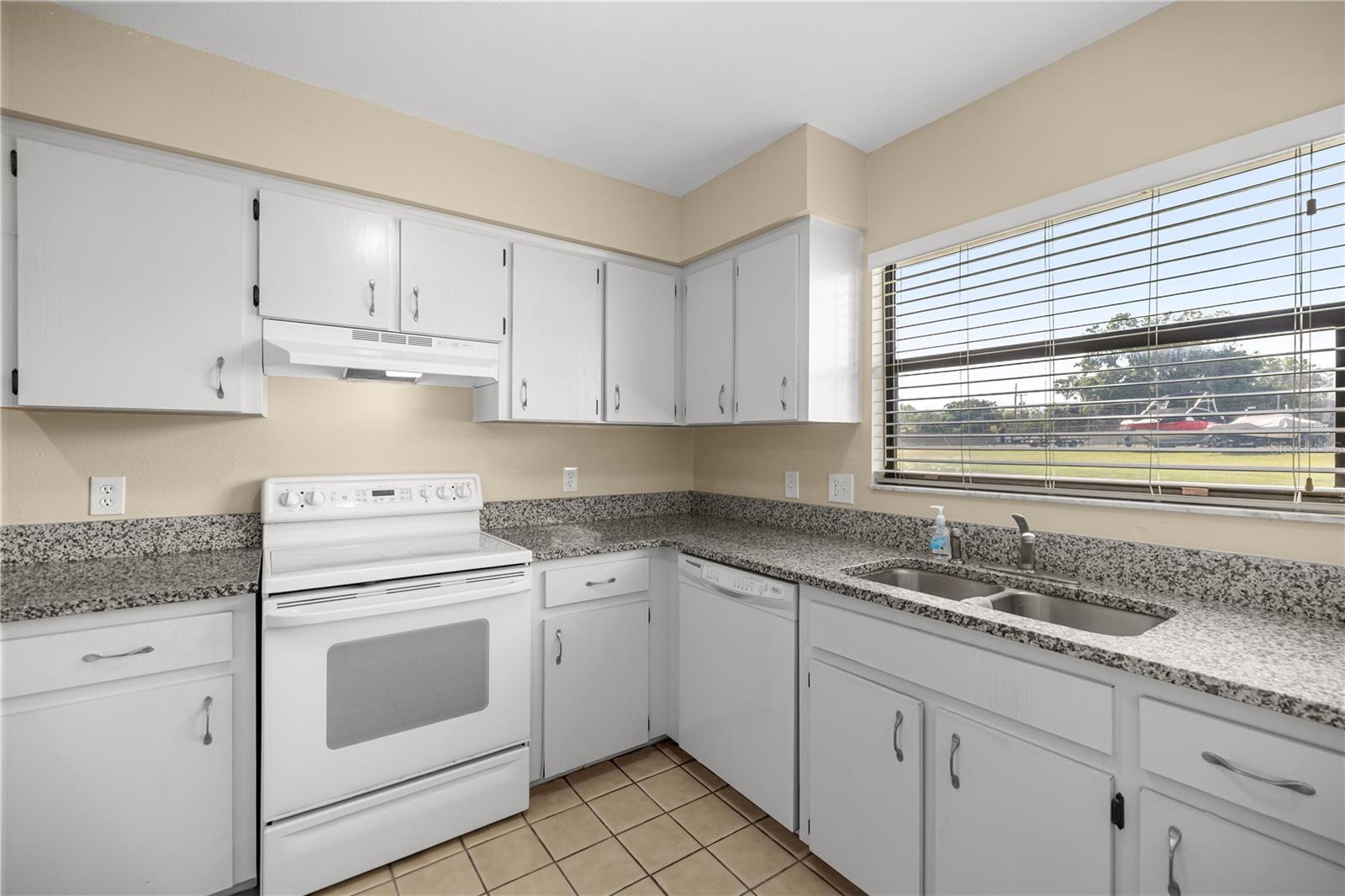 11001 SE SUNSET HARBOR RD #H49, SUMMERFIELD, FL, 34491