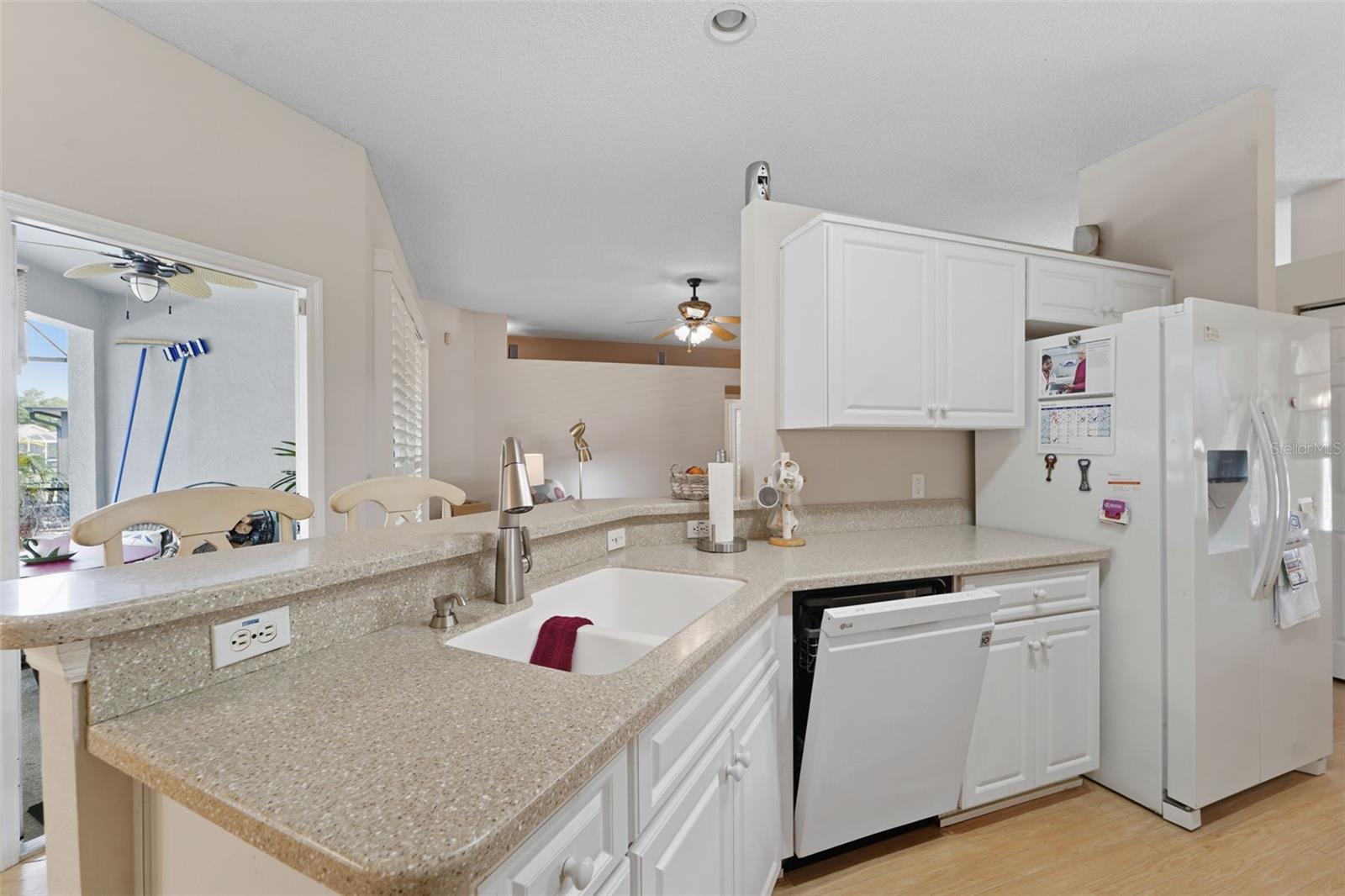 9401 69TH AVE E, PALMETTO, FL, 34221