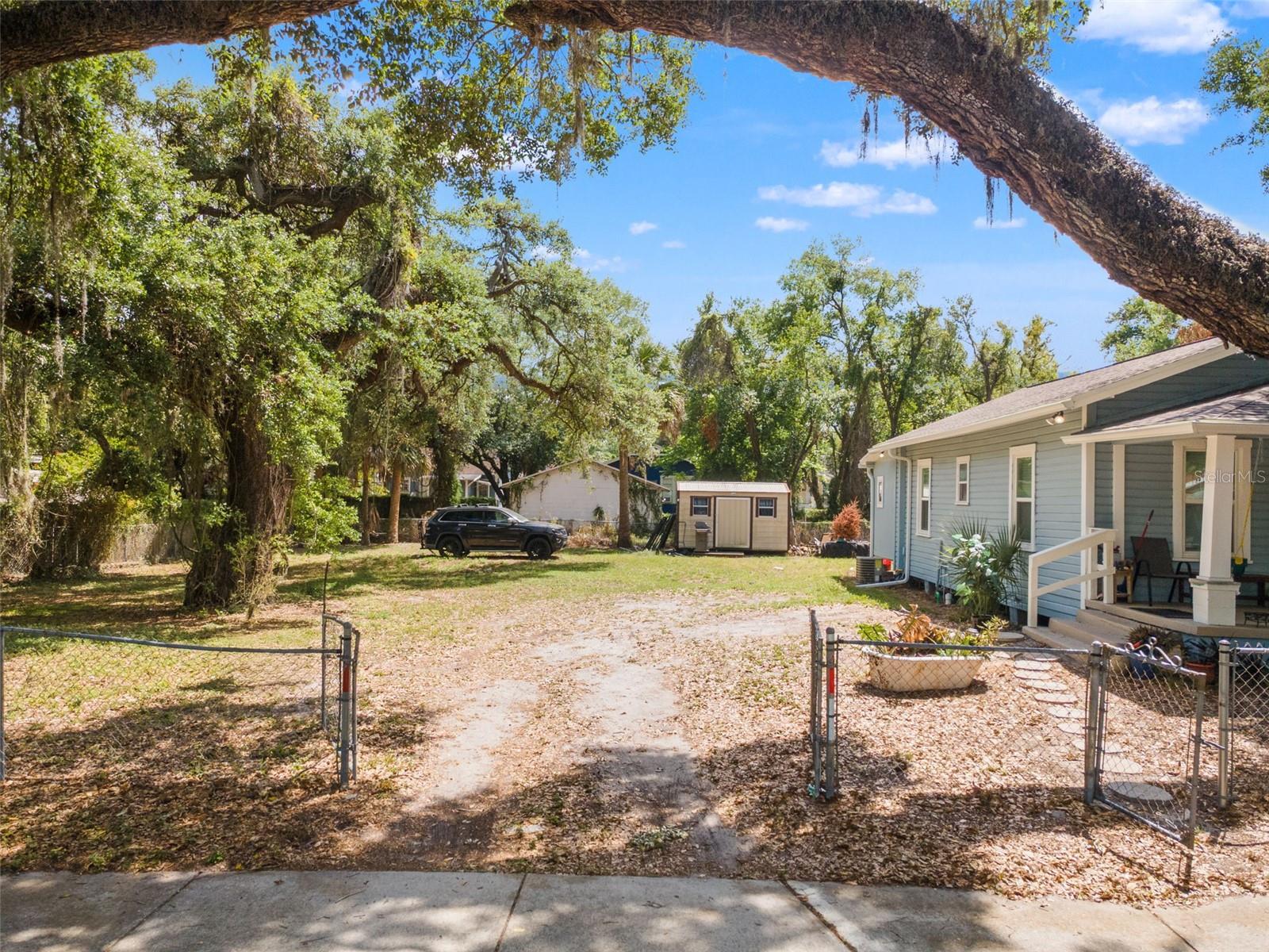 1013 E 24TH AVE, TAMPA, FL, 33605