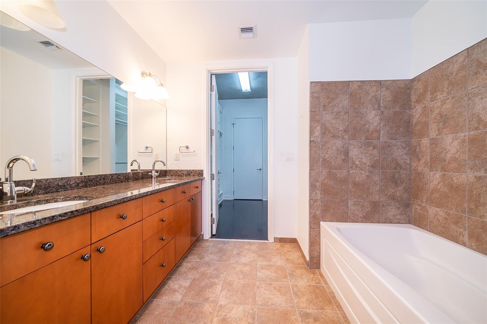 150 E ROBINSON ST #2112, ORLANDO, FL, 32801