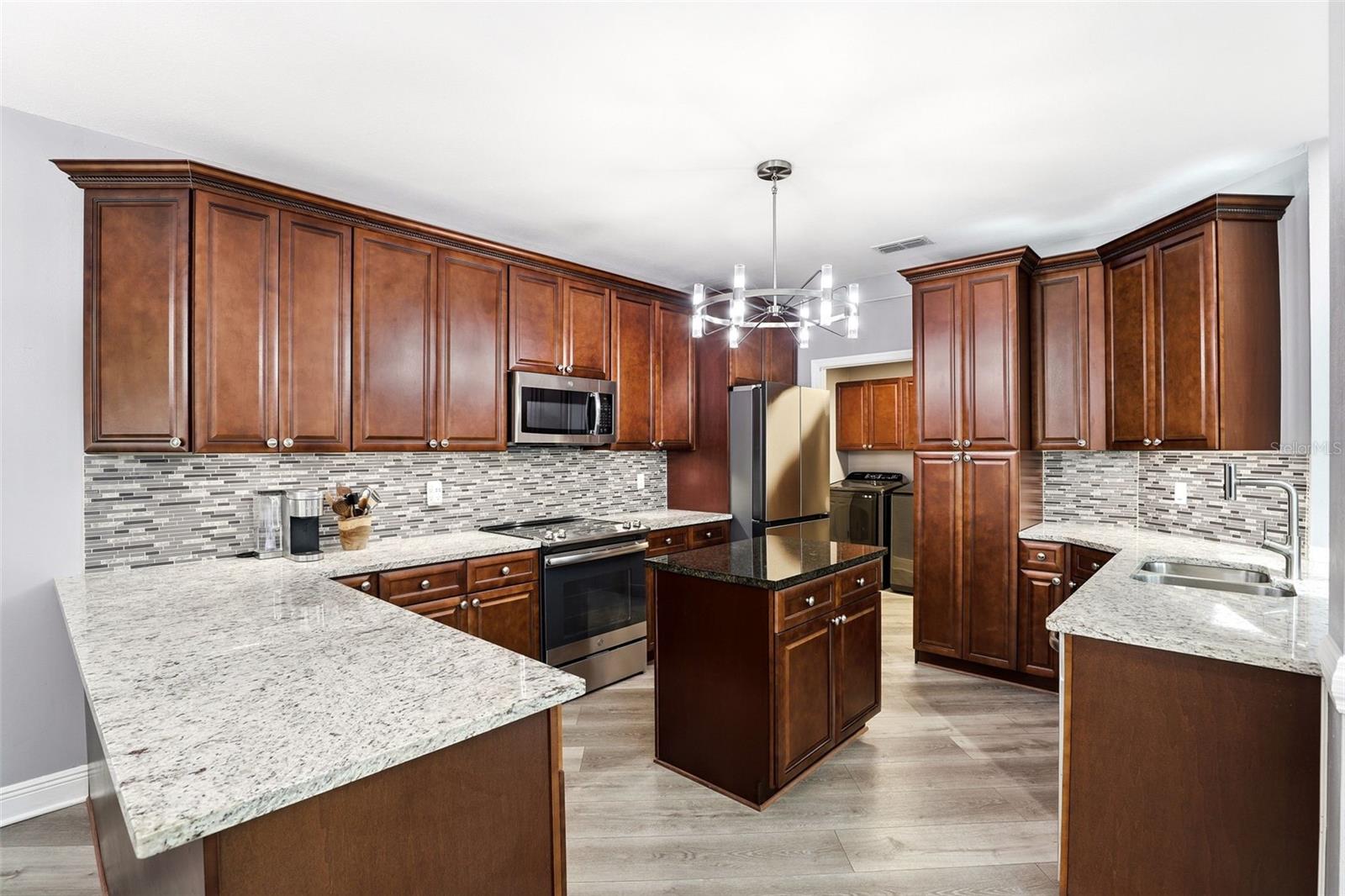 381 PRAIRIE LAKE CV, ALTAMONTE SPRINGS, FL, 32701