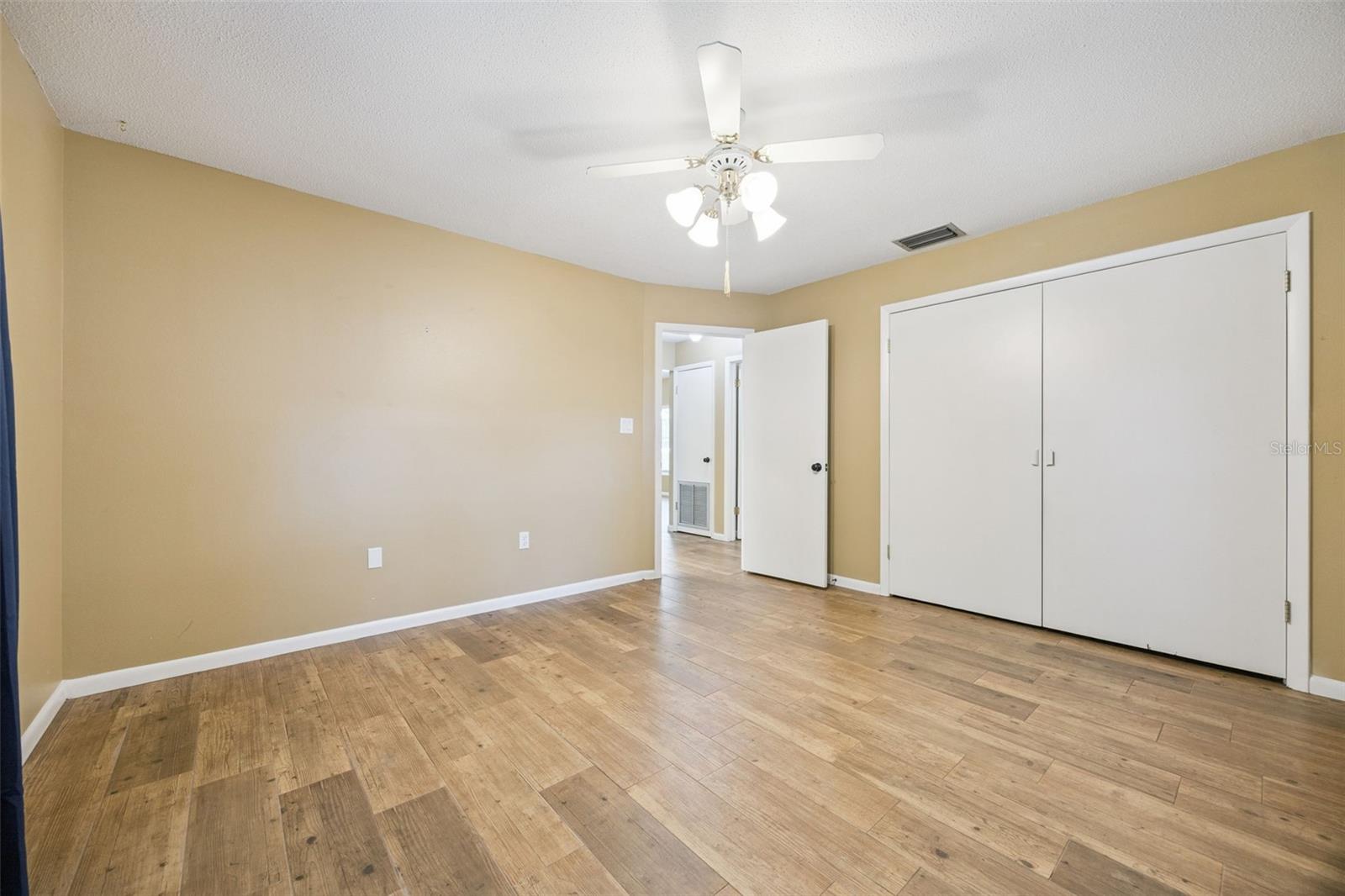 80 WHITCOMB AVE, UMATILLA, FL, 32784