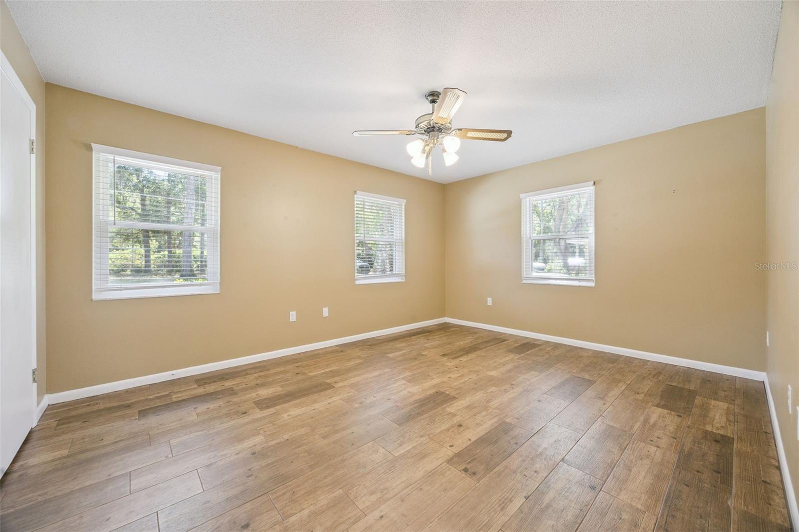 80 WHITCOMB AVE, UMATILLA, FL, 32784