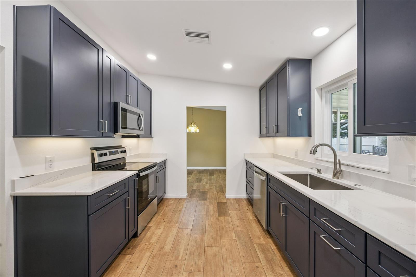 80 WHITCOMB AVE, UMATILLA, FL, 32784