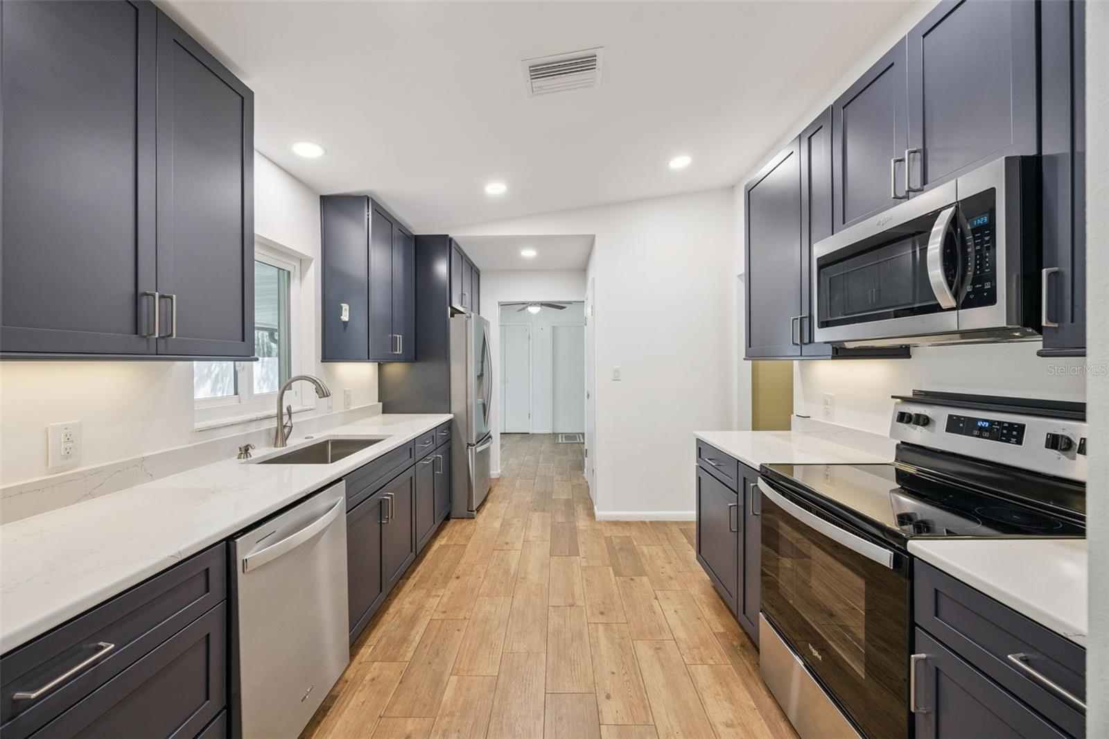 80 WHITCOMB AVE, UMATILLA, FL, 32784