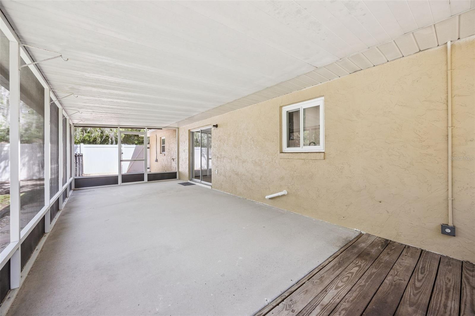 80 WHITCOMB AVE, UMATILLA, FL, 32784