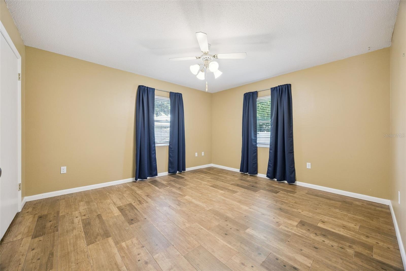 80 WHITCOMB AVE, UMATILLA, FL, 32784