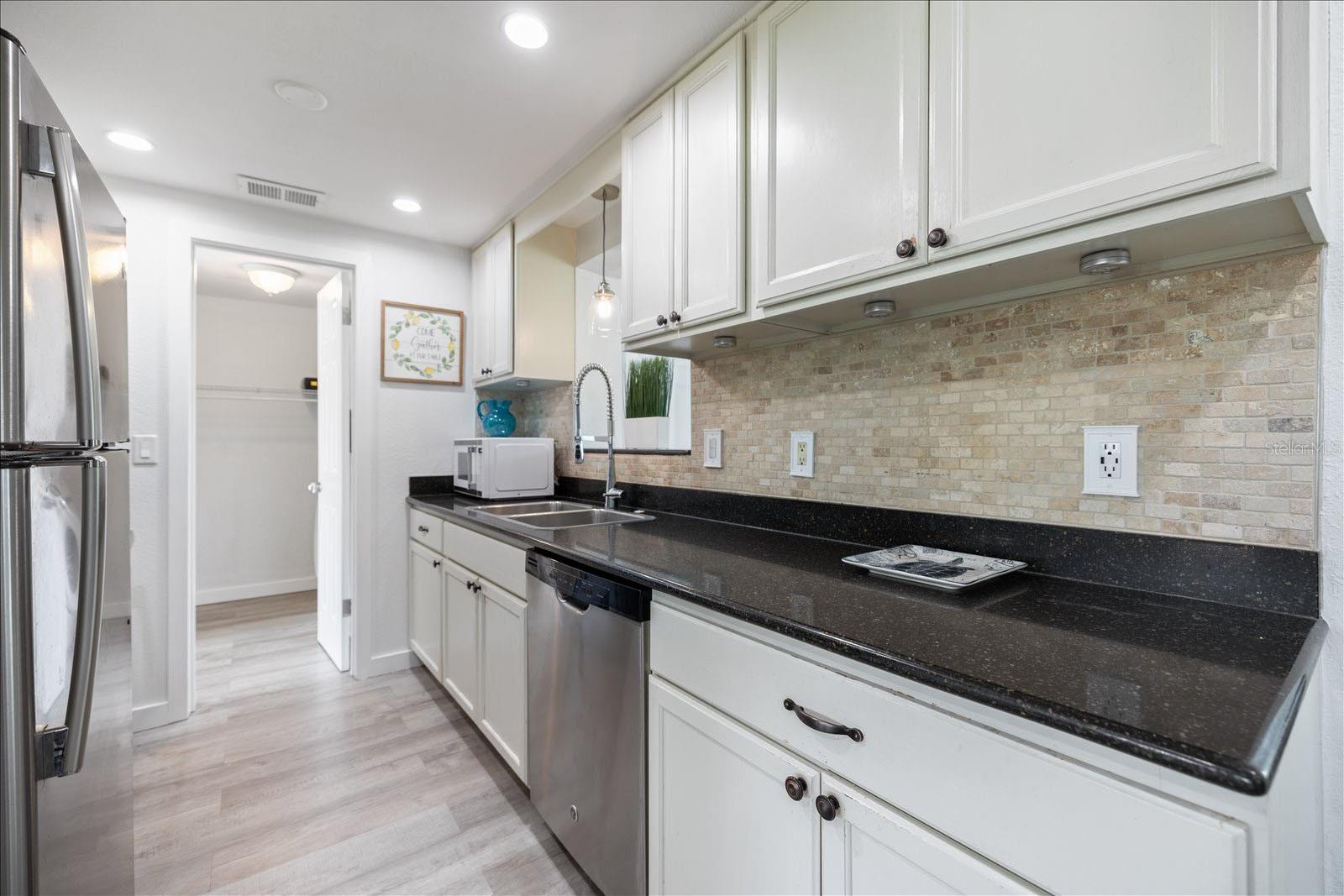 324 E GREEN ST, ENGLEWOOD, FL, 34223