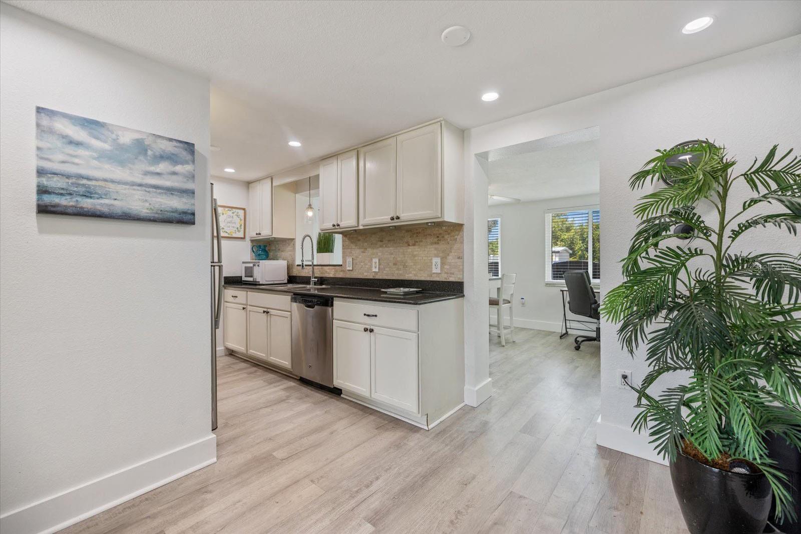 324 E GREEN ST, ENGLEWOOD, FL, 34223