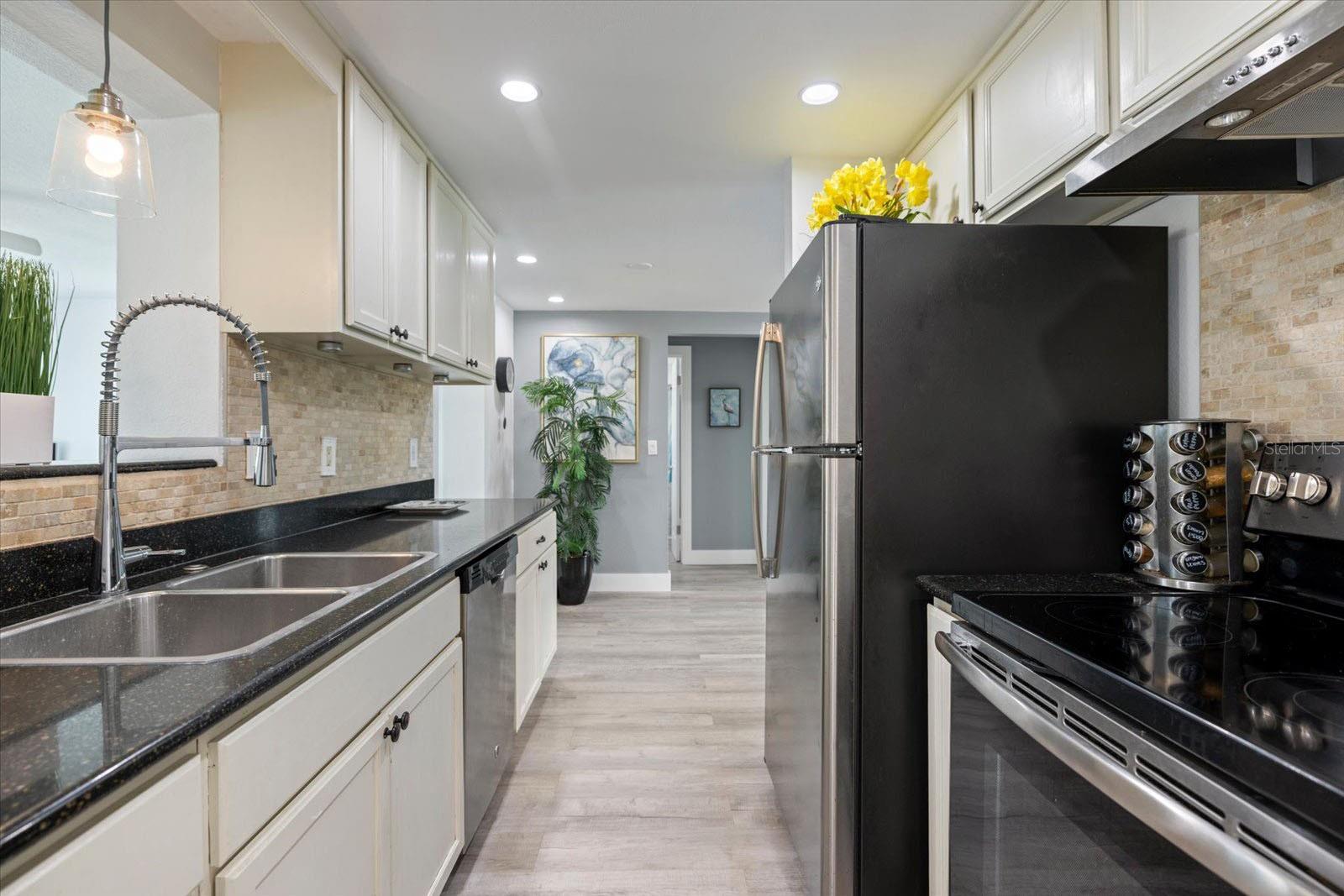 324 E GREEN ST, ENGLEWOOD, FL, 34223