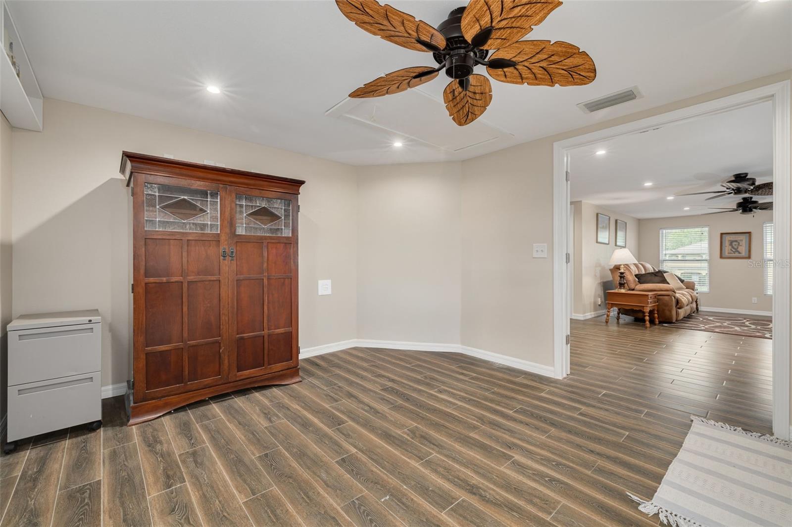 Laundry/4th bedroom/office