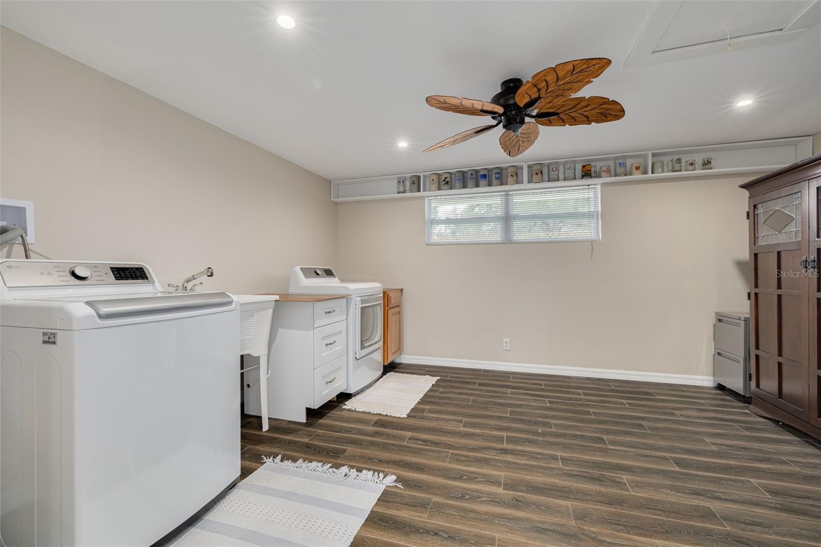 Laundry/4th bedroom/office